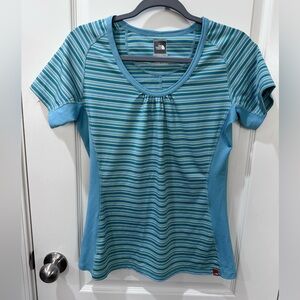 The North Face Vapor Wick Tee - Size Medium